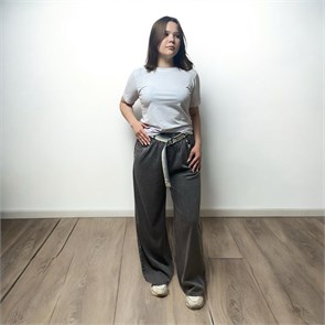 {{productViewItem.photos[photoViewList.activeNavIndex].Alt || productViewItem.photos[photoViewList.activeNavIndex].Description || 'Брюки женские прямые на резинке р-р. 31 арт. 8833-3 цв. серый'}}